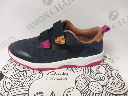 BOXED CLARKS CLOWDER RACE K CHILDS SIZE 12.5