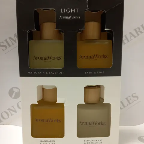 AROMAWORKS LIGHT REED DIFFUSER GIFT SET (100ML X 4)