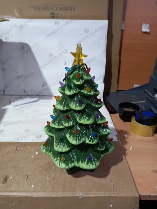 POT LIGHT UP XMAS TREE