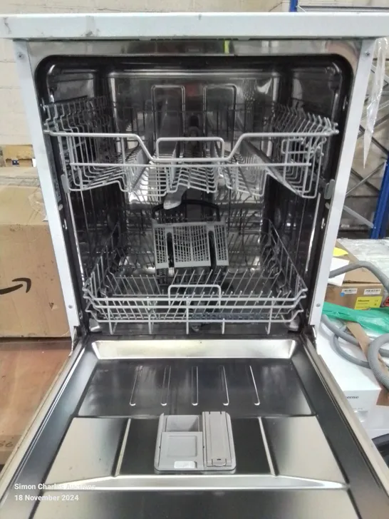 SAMSUNG SERIES 5 FULL SIZE DISHWASHER WHITE - UNPROCESSED RAW RETURN