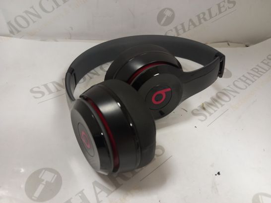 BEATS SOLO HEADPHONES IN BLACK/RED