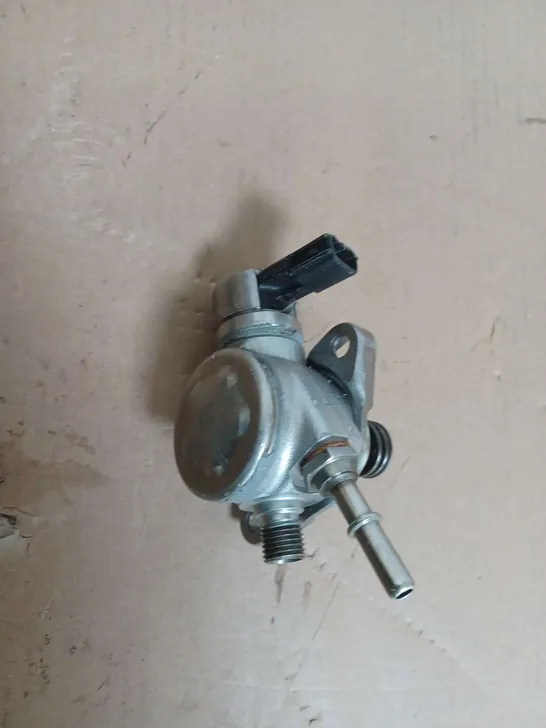 HIGH PRESSURE FUEL PUMP 