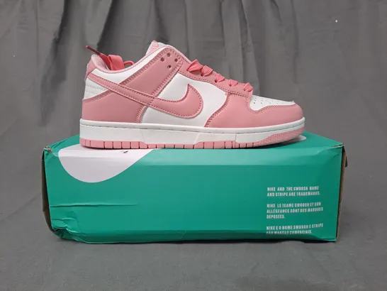 BOXED PAIR OF NIKE TRAINERS IN PINK/WHITE UK SIZE 5.5