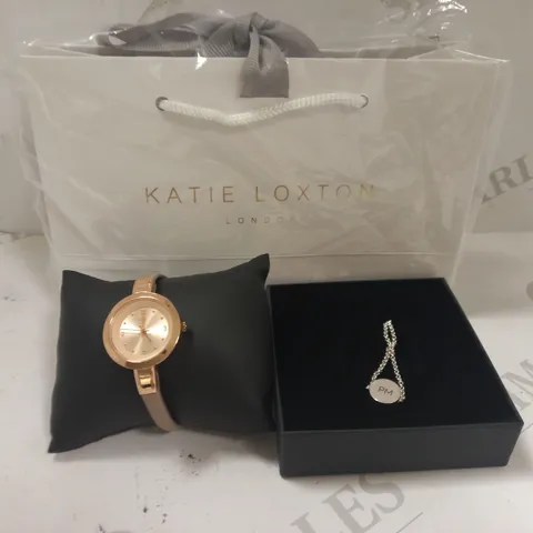 LOT OF APPROXIMATELY 4 ASSORTED JEWELLERY ITEMS TO INCLUDE KATIE LOXTON GENEVA SUNGLASSES, PERSONALISED SILVER DISK BRACELET, PERSONALISED ROSE GOLD TONE LADIES WATCH, ETC