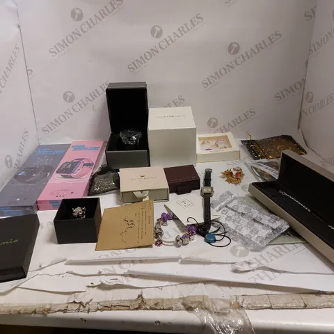 LOT OF ASSORTED JEWELLERY TO BRACELETS, EARRINGS, AND NECKLACES.