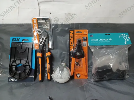 BOX OF APPROXIMATELY 12 ASSORTED ITEMS TO INCLUDE - WATER CHANGE KIT , WOKIN WIRE STRIPPER , WOKIN WIRE STRIPPERS ETC