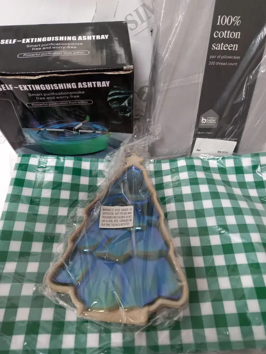 BOX OF ASSORTED ITEMS TO INCLUDE - GREY BED SHEET / SELF-EXTINGUISHING ASHTRAY AND TABLE CLOTHS 