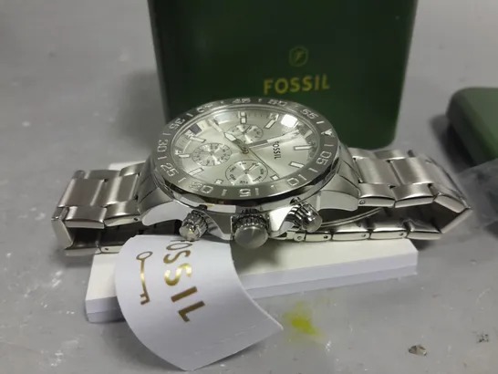 FOSSIL STAINLESS STEEL GENTS WATCH IN GIFT BOX