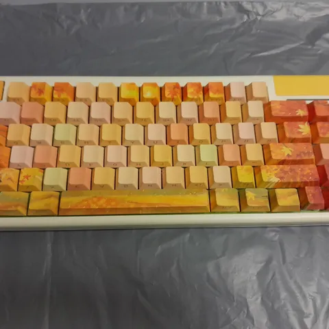 DUSTSILVER KEYBOARD YELLOW WITH FLORAL DESIGN