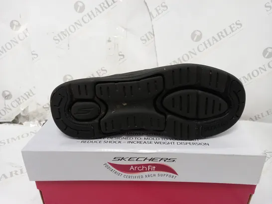 BOXED SKETCHERS GO WALK IN BLACK - SIZE 3