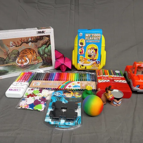 MEDIUM BOX OF ASSORTED TOYS AND GAMES TO INCLUDE JIGSAW, FELT TIP PENS AND FISHER-PRICE 