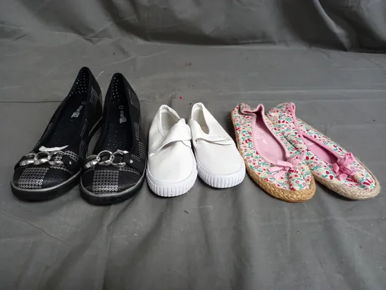 APPROXIMATELY 14 ASSORTED KIDS PAIRS OF SHOES IN VARIOUS COLOURS, STYLES, AND SIZES