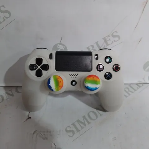 PLAY STATION 4 CONTROLLER IN WASHED GREY