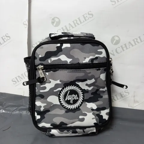 HYPE MONO CAMOUFLAGE LUNCHBOX