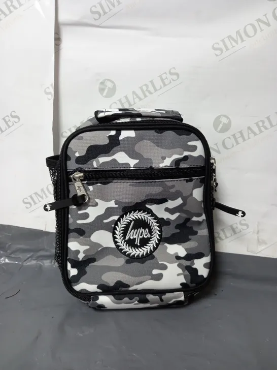 HYPE MONO CAMOUFLAGE LUNCHBOX