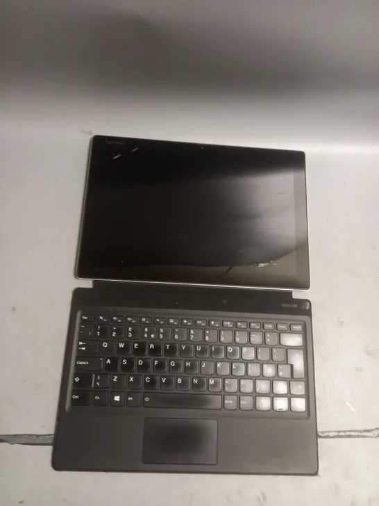 LENOVO MIIX 510 TABLET WITH KEYBOARD AND STAND IN BLACK/SILVER