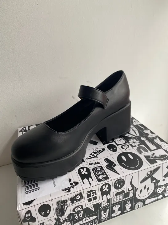 BOXED PAIR OF KOI TIRA MARY JANE BLACK SHOES SIZE 6