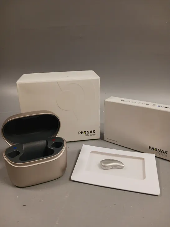 BOXED PHONAK AUDEO LIFE L90 HEARING AID & CHARGING CASE - SILVER GRAY