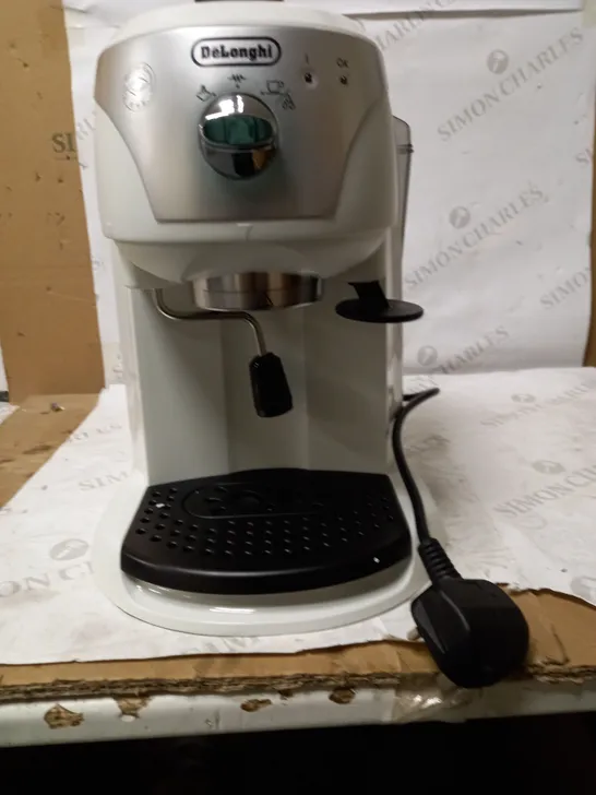 DE'LONGHI TRADITIONAL PUMP ESPRESSO & CAPPUCCINO COFFEE MACHINE