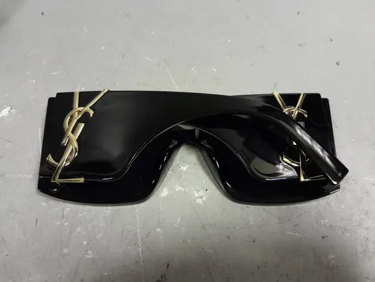 SAINT LAURENT THICK FRAMED LOGO SUNGLASSES 