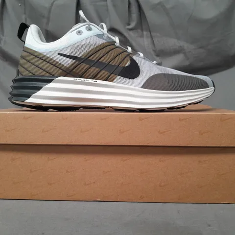 BOXED PAIR OF NIKE LUNAR ROAM SHOES IN GREY/SAGE/BLACK UK SIZE 9