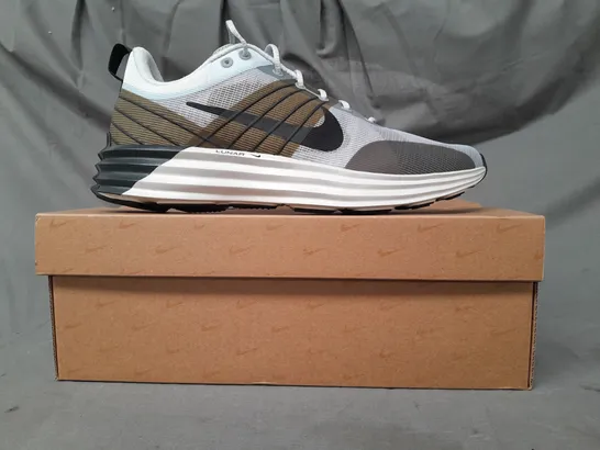 BOXED PAIR OF NIKE LUNAR ROAM SHOES IN GREY/SAGE/BLACK UK SIZE 9