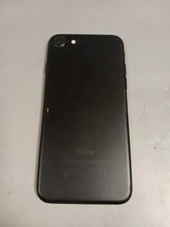 BOXED APPLE IPHONE 7 SMARTPHONE 