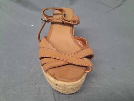 BOX OF APPROXIMATELY 10 PAIRS OF GENERATION OPEN TOE WEDGE SANDALS IN TAN - VARIOUS SIZES