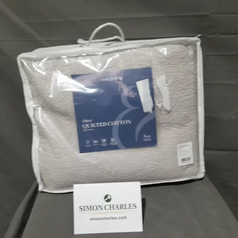 SOAK & SLEEP CLASSIC QUILTED COTTON BEDSPREAD IN STONE - DOUBLE