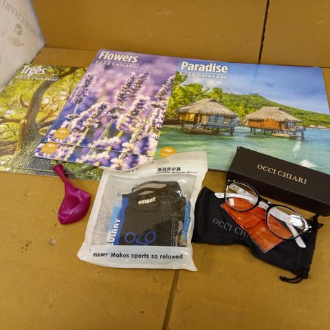 BOX OF ASSORTED ITEMS TO INCLUDE ASSORTED CALENDARS, DESIGNER GLASSES WITH CASE AND ELBOW PADS