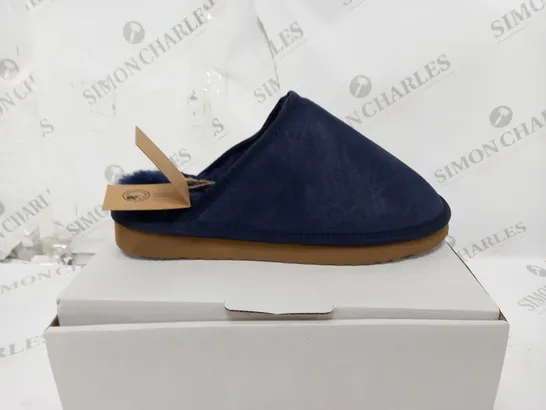 BOXED BONOVA SHEEPSKIN SLIPPERS NAVY - SIZE 7 