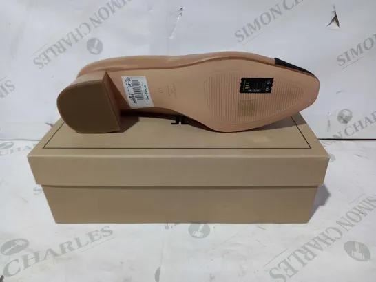 BOXED PAIR OF LAOUCHE SLIP-ON HEELS IN NUDE COLOUR EU SIZE 40