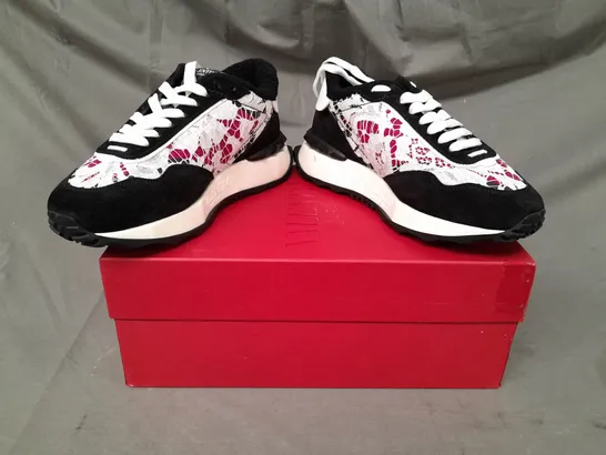 BOXED PAIR OF VALENTINO LOGO LACE SHOES IN BLACK/WHITE/PINK SIZE 5