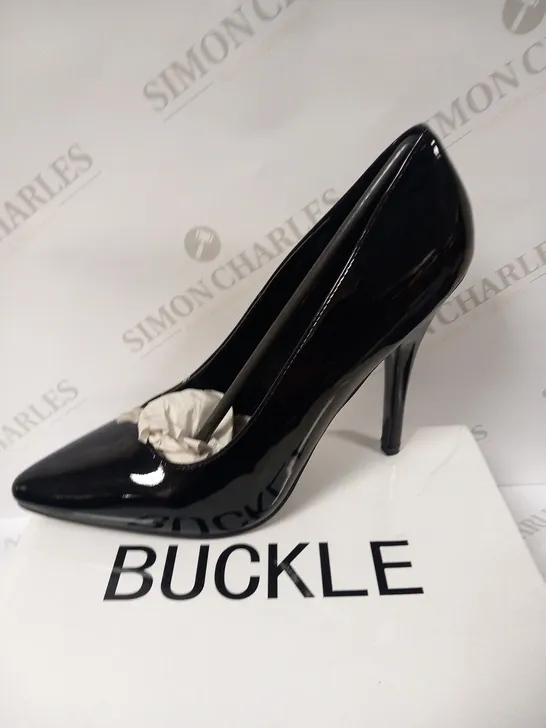 BOXED BUCKLE BLACK PATENT SIZE 11