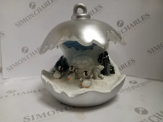 CHRISTMAS SCENE ORNAMENT 