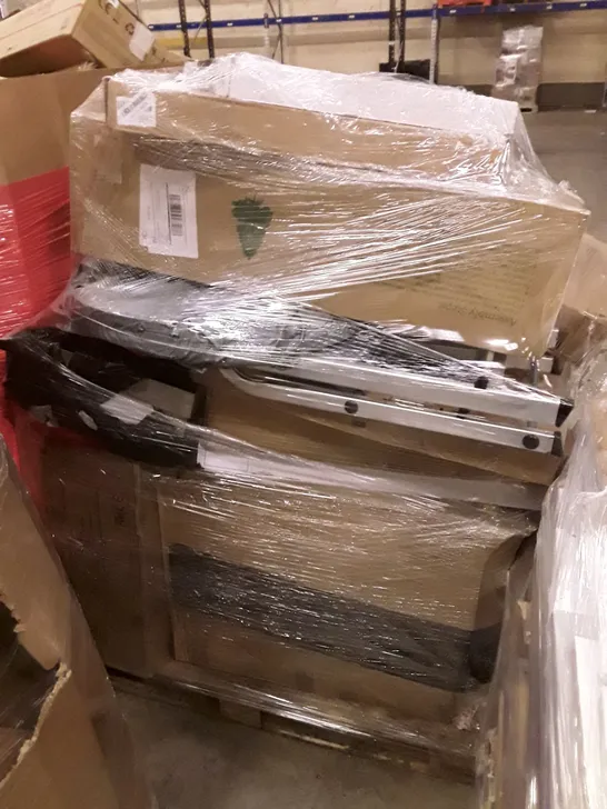 PALLET OF ASSORTED PRODUCTS INCLUDING GAMING CHAIR, ERGONOMIC LAPTOP DESK, GREEN CHRISTMAS TREE, THERMOSTATIC MIXER SHOWERS 