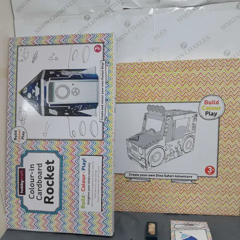 HOBBY CRAFT COLOUR IN CARDBOARD SET 