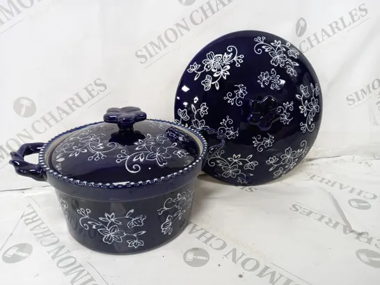 BOXED SET OF 2 CASSEROLE DISHES - BLUE - MISSING LARGER DISH