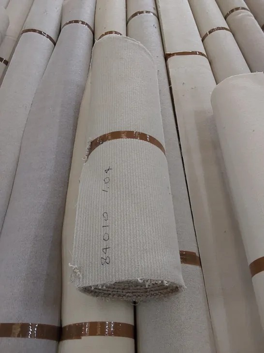 ROLL OF QUALITY FOUR SEASONS FALCON GALLOWAY WIGTOWN CARPET // SIZE: APPROX. 1.04 X 5m