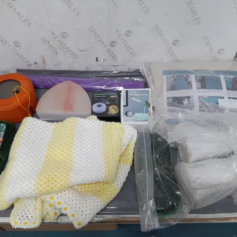 BOX OF APPROXIMATELY 15 ASSORTED HOUSEHOLD ITEMS TO INCLUDE BABY KNITTED BLANKET, PORTABLE GAS STOVE, AND FURNITURE COVER ETC. 