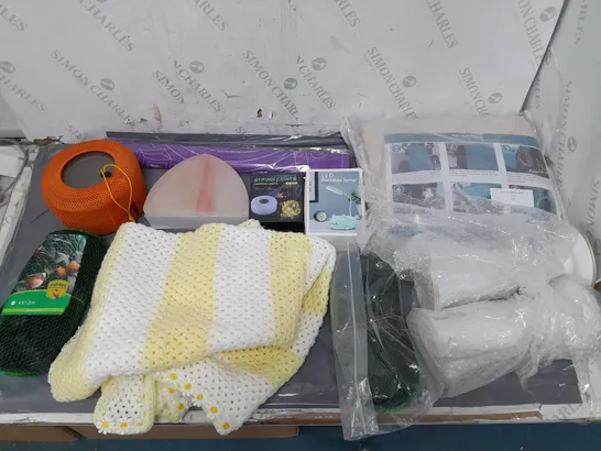 BOX OF APPROXIMATELY 15 ASSORTED HOUSEHOLD ITEMS TO INCLUDE BABY KNITTED BLANKET, PORTABLE GAS STOVE, AND FURNITURE COVER ETC. 