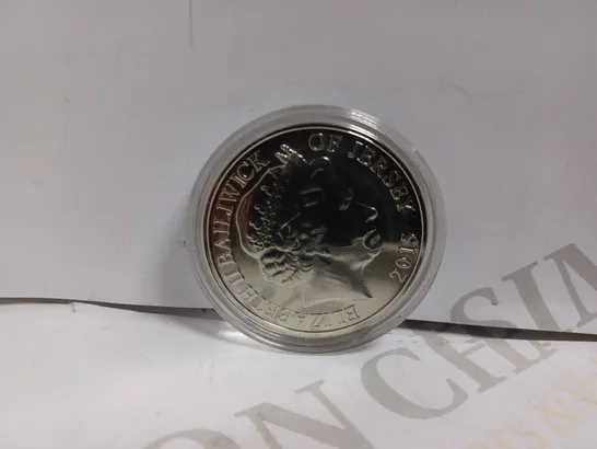 `LEST WE FORGET` COMMEMORATIVE COLLECTABLE £5 COIN