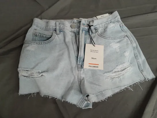 PULL & BEAR MOM RIPPED JEAN SHORTS IN SKY BLUE - UK 10