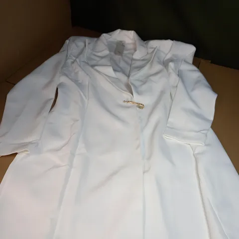 RIVER ISLAND WHITE BLAZER - SIZE 14