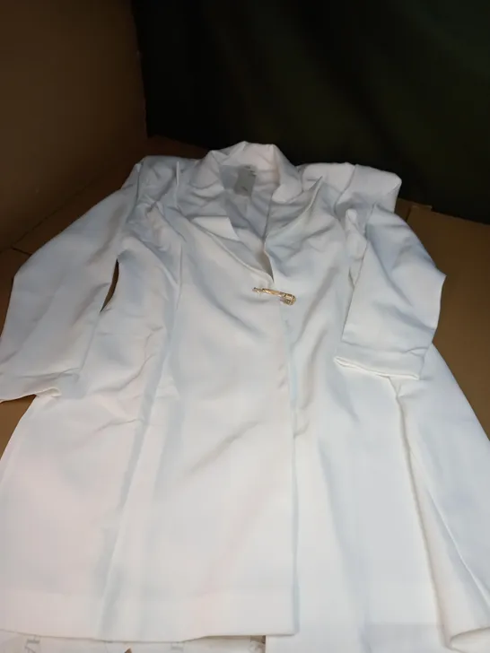 RIVER ISLAND WHITE BLAZER - SIZE 14