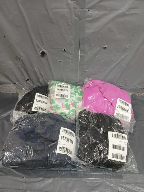 LOT OF 5 ASSORTED CLOTHING ITEMS TO INCLUDE - MIDI DRESS PINK 12 - BANDEAU BEACH MAXI DRESS BLACK 16 - PRINTED MIDI DRESS 12 - ETC