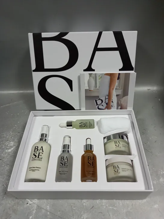 BOXED BASE SKINCARE 5 MINUTE KIT