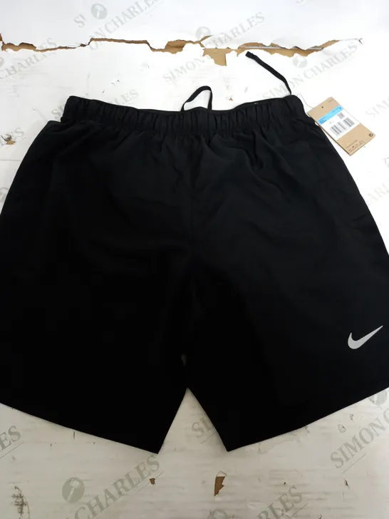 NIKE DRI FIT SHORTS IN BLACK - MEDIUM