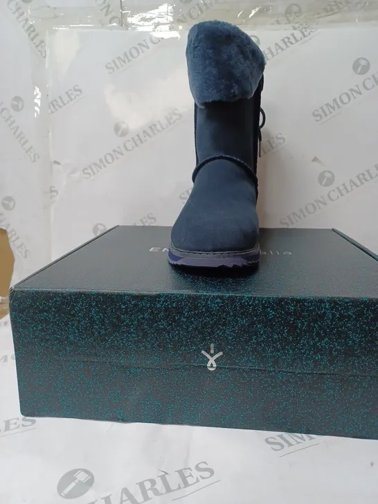 EMU AUSTRAILER MIDNIGHT BIRDWOOD BOOT SIZE 6