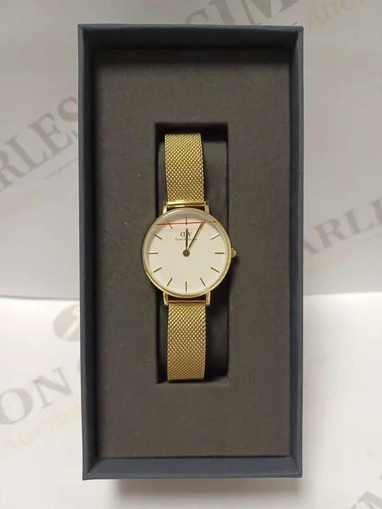 DANIEL WELLINGTON GOLD MESH STRAP WRISTWATCH 